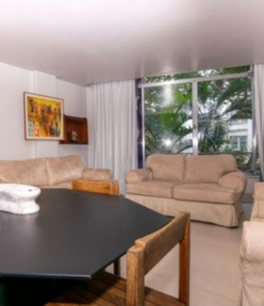 Imagem Apartamento com 2 Quartos à Venda, 105 m² em Copacabana - Rio de Janeiro