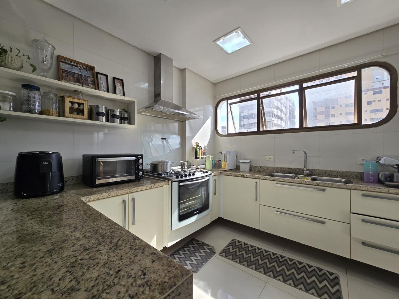 Imagem Apartamento com 3 Quartos à Venda, 153 m²em Gonzaga - Santos