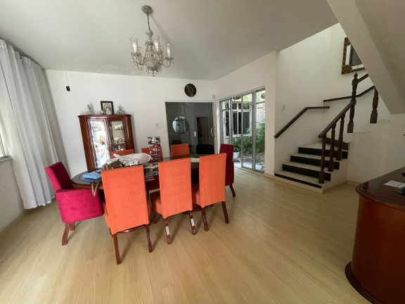 Imagem Casa com 4 Quartos à Venda, 400 m²em São José - Aracaju Imagem Casa com 4 Quartos à Venda, 400 m²em São José - Aracaju