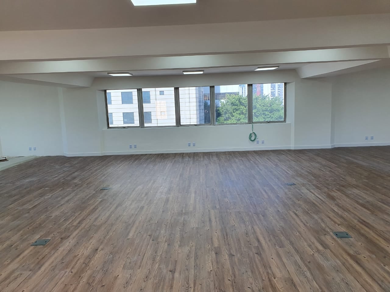 Imagem Sala Comercial à Venda ou Locação, 204 m² em Cidade Monções - São Paulo Imagem Sala Comercial à Venda ou Locação, 204 m² em Cidade Monções - São Paulo