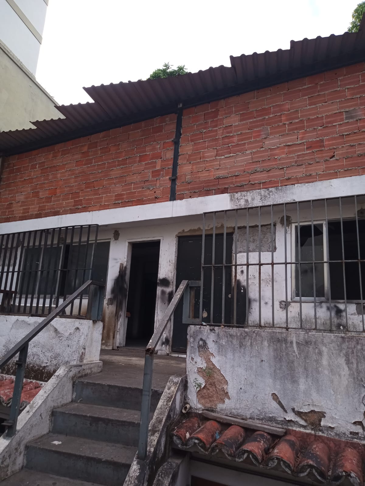 Imagem Galpão à Venda ou Locação, 588 m²em Vila Isabel - Rio de Janeiro Imagem Galpão à Venda ou Locação, 588 m²em Vila Isabel - Rio de Janeiro