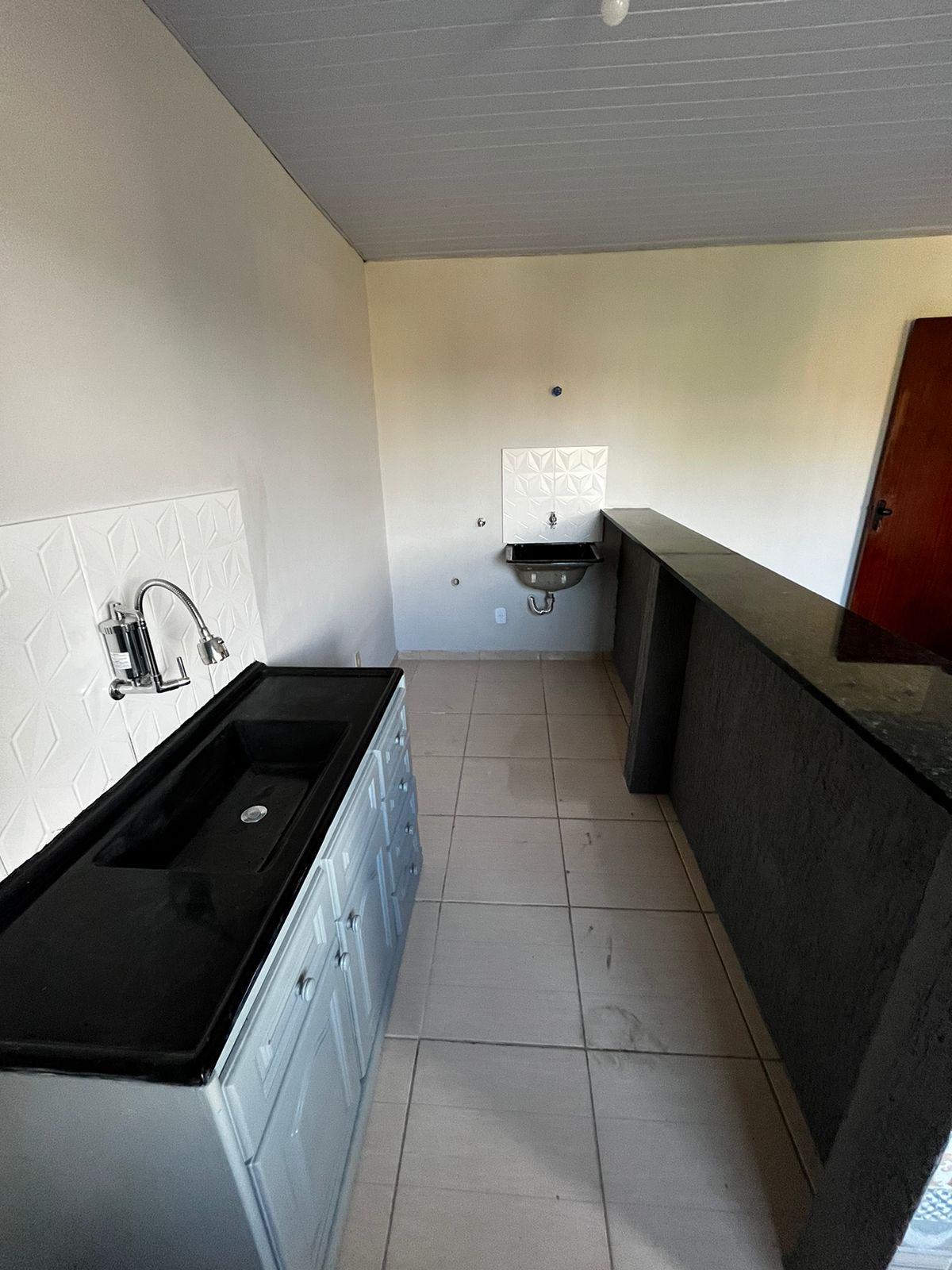 Imagem Sobrado com 2 Quartos para Alugar, 70 m² em Sol e Mar - Macaé Imagem Sobrado com 2 Quartos para Alugar, 70 m² em Sol e Mar - Macaé