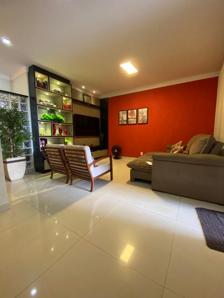 Imagem Sobrado com 5 Quartos à Venda, 250 m²em Residencial Humaitá - Goiânia
