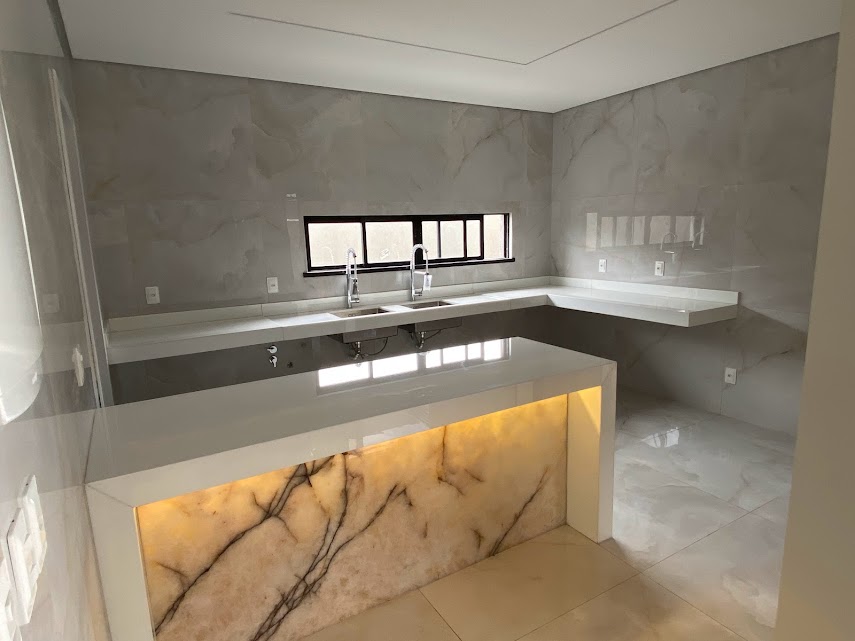Imagem Casa de Condomínio com 4 Quartos à Venda, 257 m²em Cidade Alpha - Eusébio