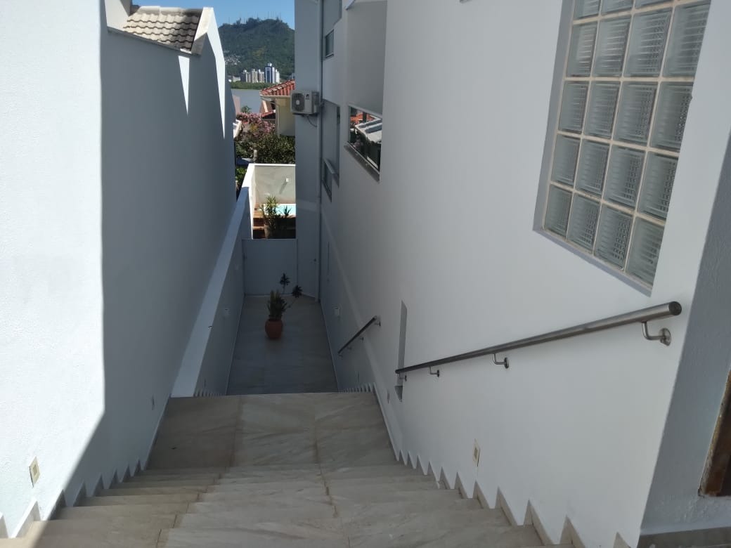 Imagem Casa de Condomínio com 5 Quartos à Venda, 259 m² em João Paulo - Florianópolis