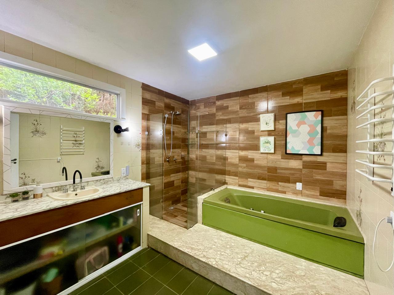 Imagem Casa com 6 Quartos à Venda, 262 m²em Albuquerque - Teresópolis Imagem Casa com 6 Quartos à Venda, 262 m²em Albuquerque - Teresópolis
