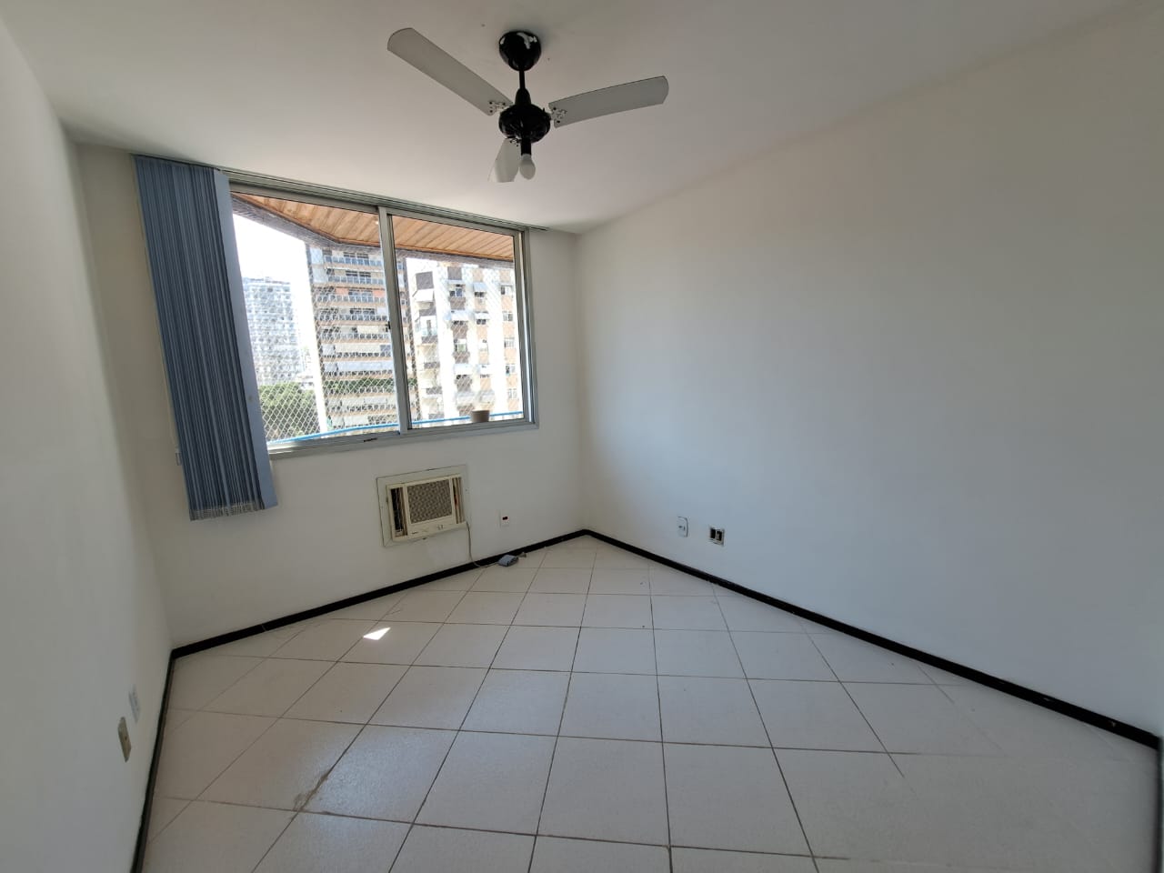 Imagem Apartamento com 2 Quartos à Venda, 90 m²em São Domingos - Niterói Imagem Apartamento com 2 Quartos à Venda, 90 m²em São Domingos - Niterói