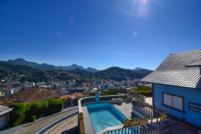Imagem Casa com 3 Quartos à Venda, 242 m²em Fazendinha - Teresópolis