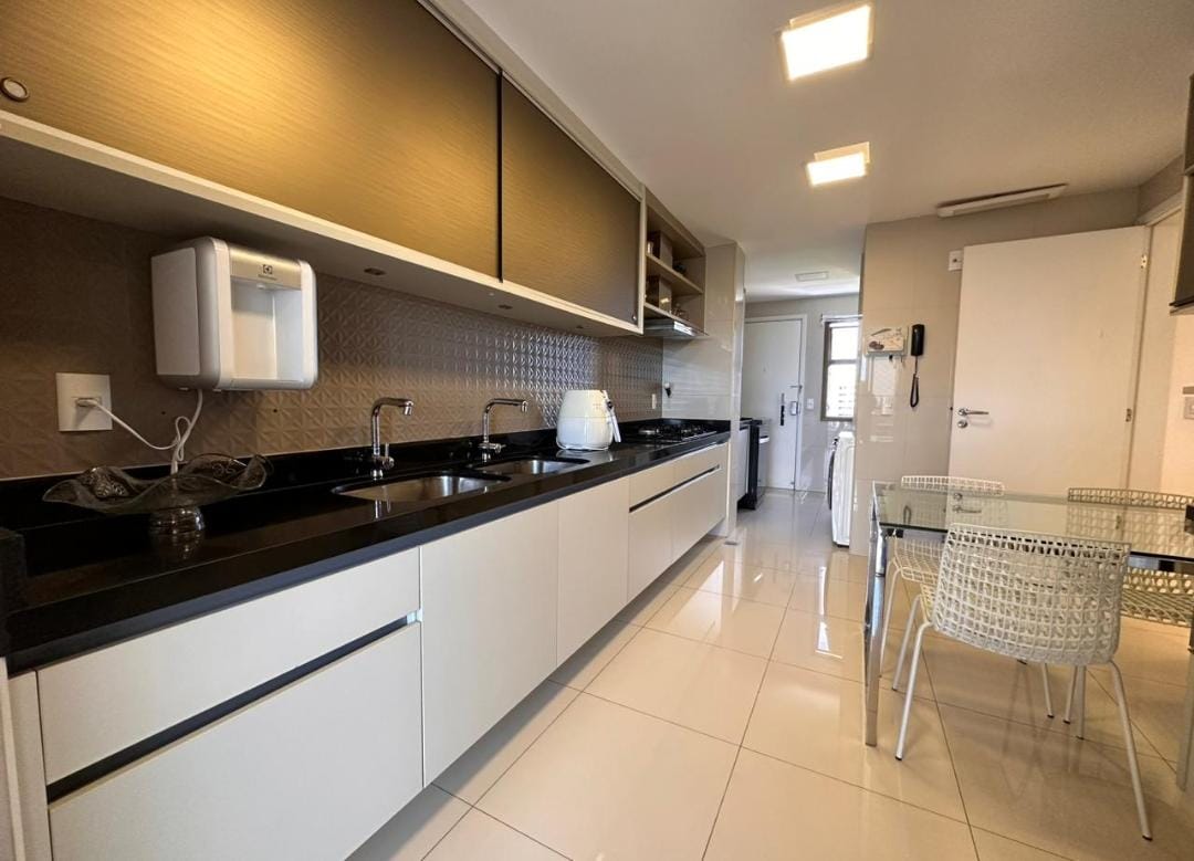 Imagem Apartamento com 4 Quartos à Venda, 209 m²em Guararapes - Fortaleza Imagem Apartamento com 4 Quartos à Venda, 209 m²em Guararapes - Fortaleza