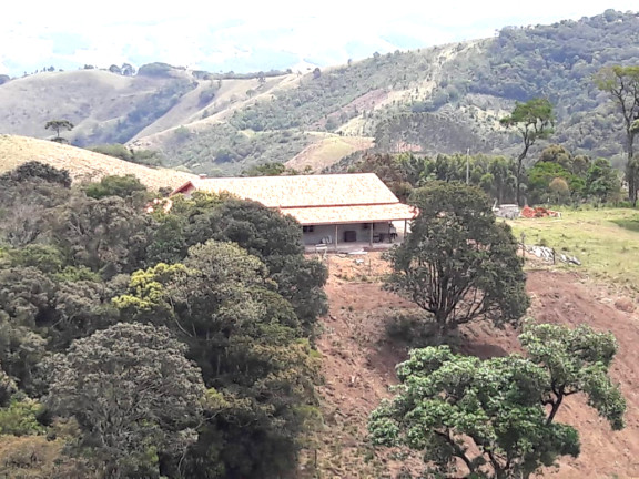 Imagem Imóvel com 3 Quartos à Venda, 629 m²em Campos Novos - Cunha