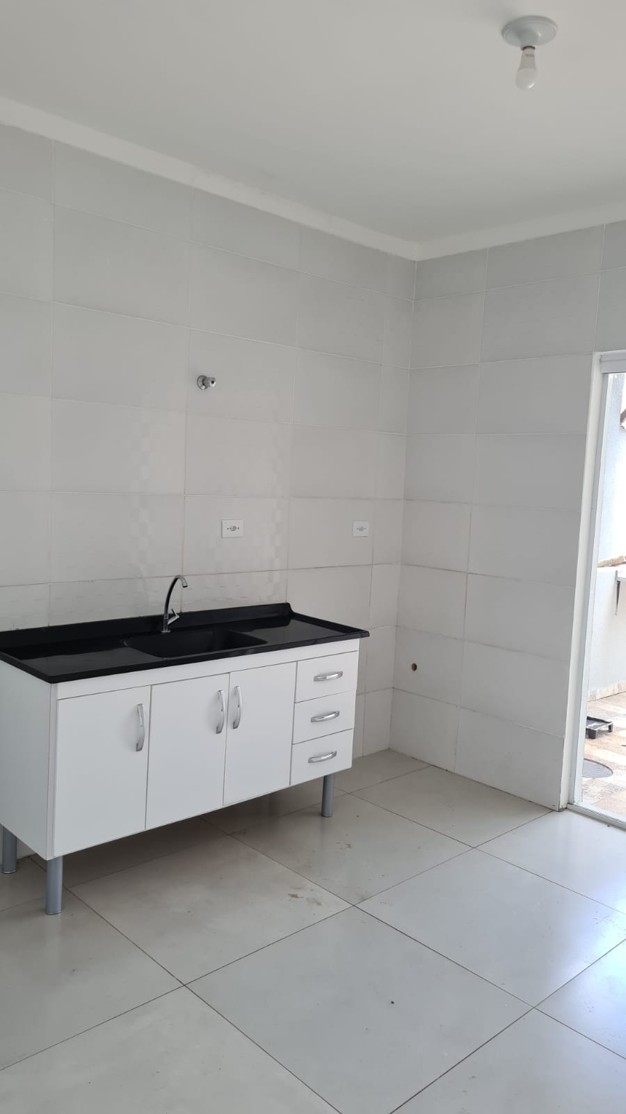 Imagem Sobrado com 2 Quartos para Alugar, 76 m²em Residencial Algarve - Mogi das Cruzes