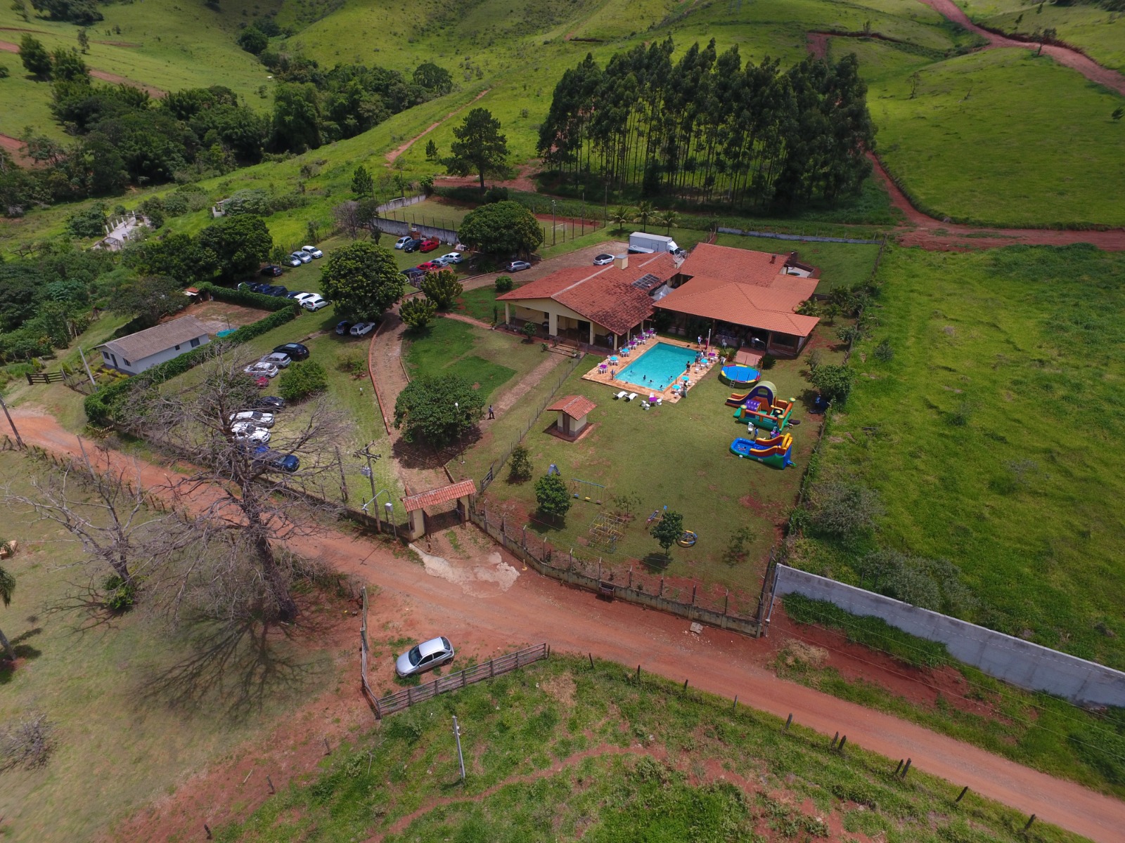 Imagem Chácara com 5 Quartos à Venda, Locação ou Temporada, 950 m² em Tanque - Atibaia Imagem Chácara com 5 Quartos à Venda, Locação ou Temporada, 950 m² em Tanque - Atibaia
