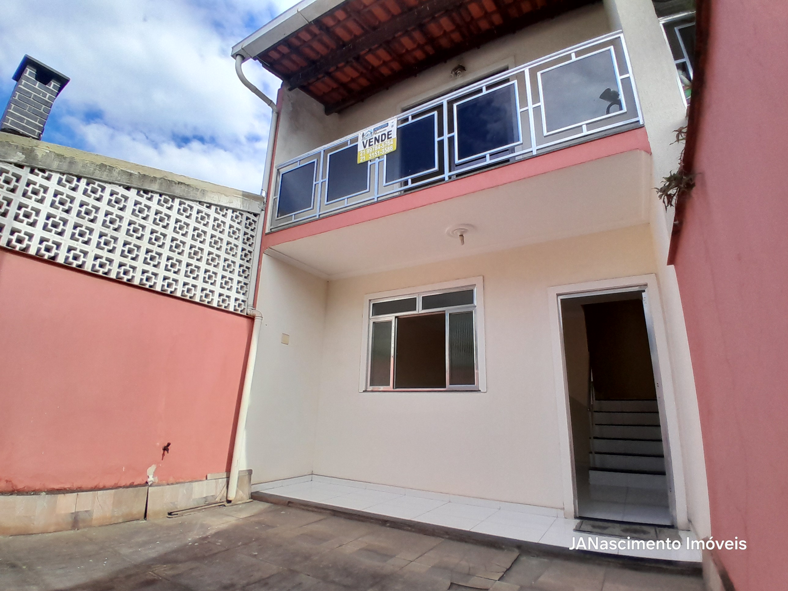Imagem Casa de Condomínio com 2 Quartos à Venda, 87 m² em Bangu - Rio de Janeiro Imagem Casa de Condomínio com 2 Quartos à Venda, 87 m² em Bangu - Rio de Janeiro