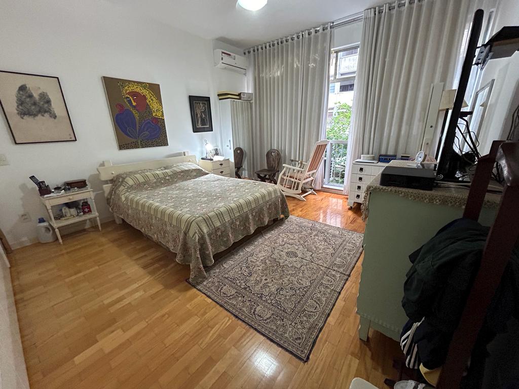 Imagem Apartamento com 4 Quartos à Venda, 190 m²em Icaraí - Niterói