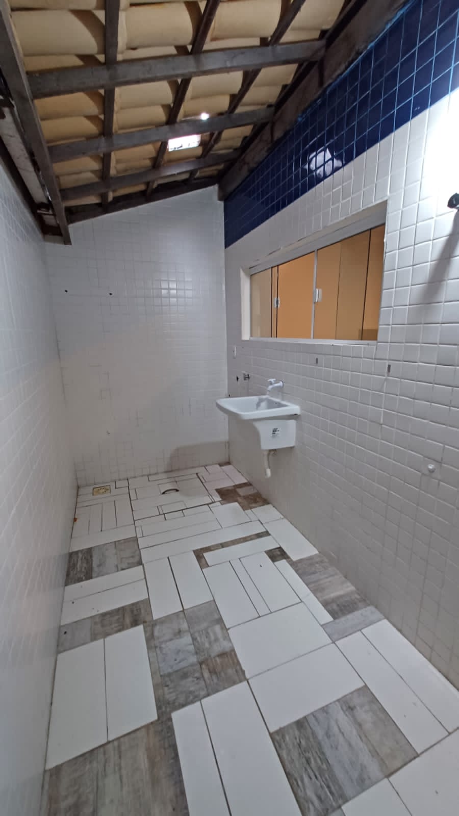 Imagem Casa com 3 Quartos para Alugar, em Buraquinho - Lauro de Freitas
