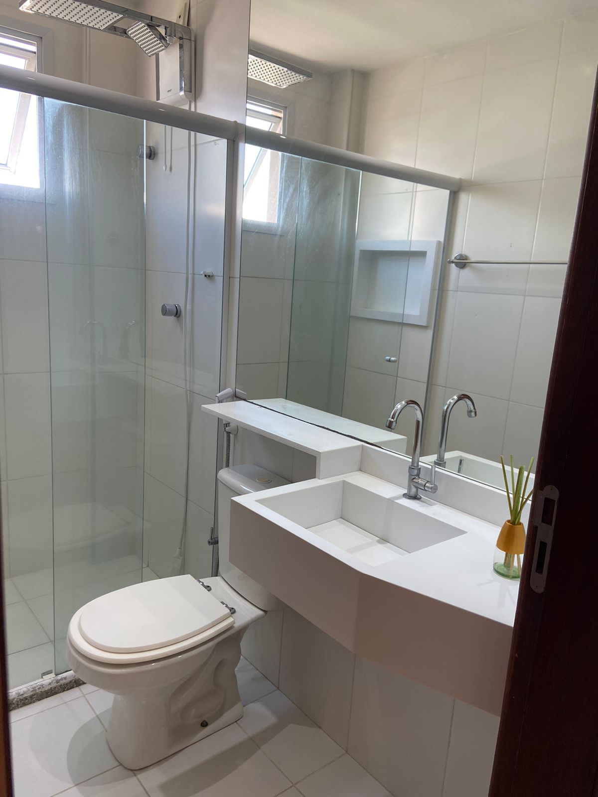 Imagem Apartamento com 2 Quartos para Alugar, em Buraquinho - Lauro de Freitas Imagem Apartamento com 2 Quartos para Alugar, em Buraquinho - Lauro de Freitas