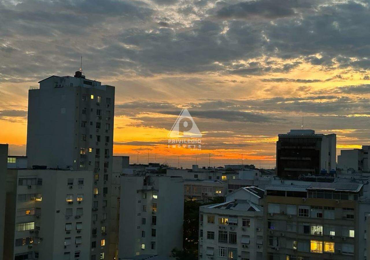 Imagem Cobertura com 4 Quartos à Venda, 260 m²em Copacabana - Rio de Janeiro
