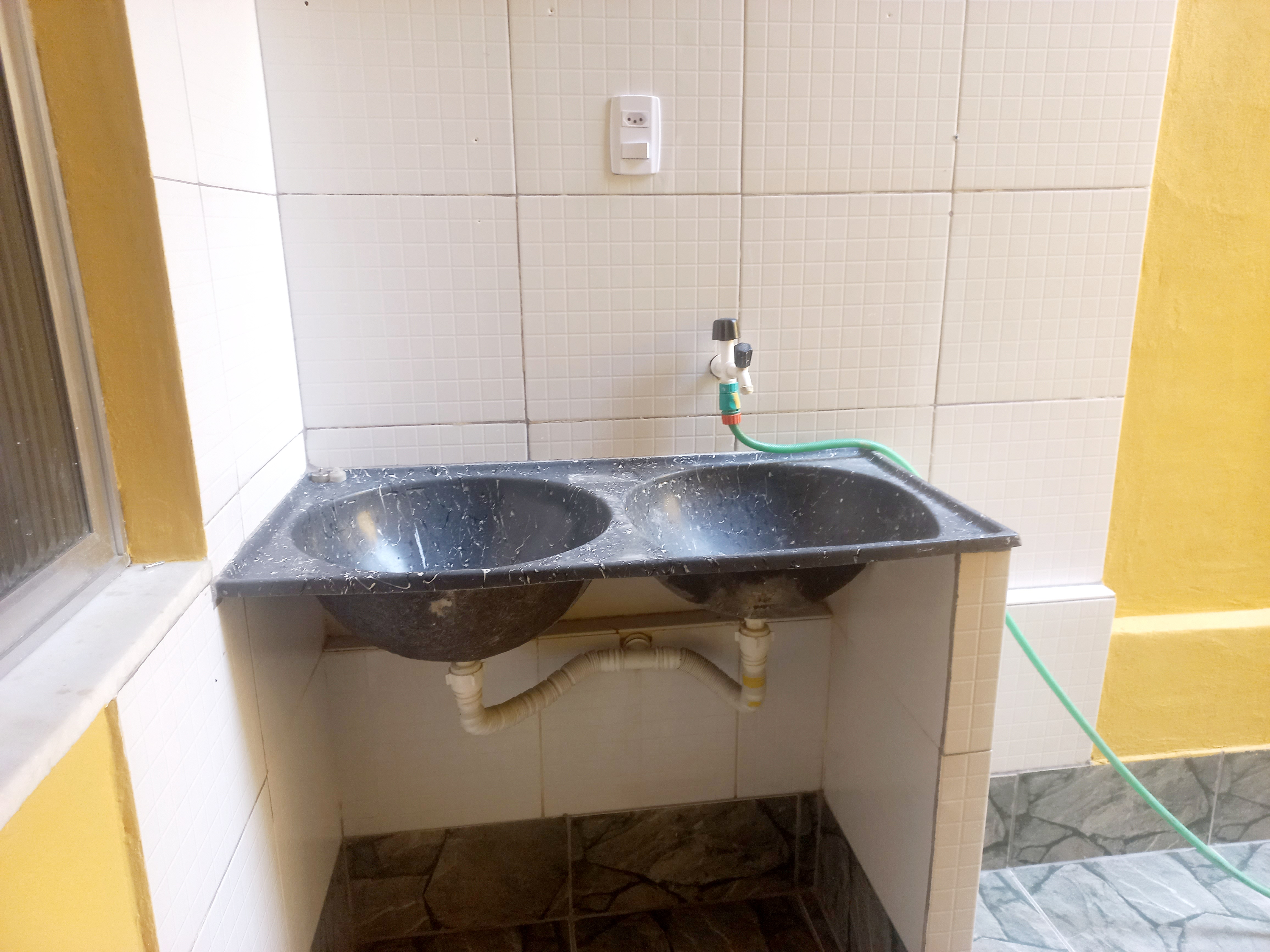 Imagem Casa de Vila com 1 Quarto para Alugar, 60 m² em Curicica - Rio de Janeiro Imagem Casa de Vila com 1 Quarto para Alugar, 60 m² em Curicica - Rio de Janeiro