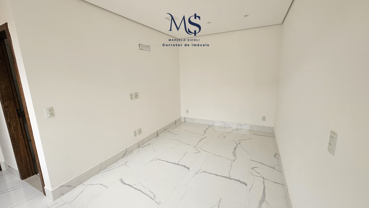 Imagem Sobrado com 4 Quartos à Venda, 270 m²em Guará II - Brasília