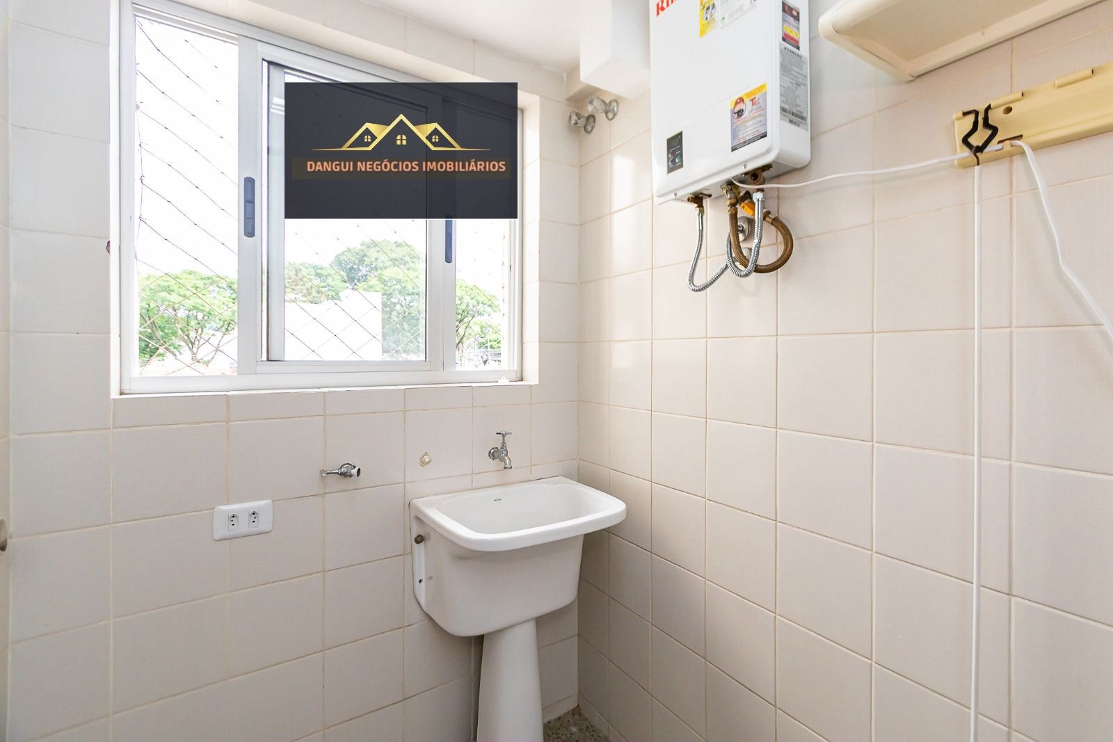 Imagem Apartamento com 3 Quartos à Venda, 91 m²em Bacacheri - Curitiba