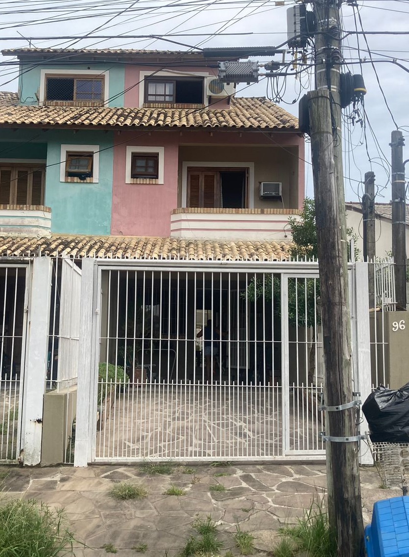Imagem Casa com 2 Quartos à Venda, 147 m² em Hípica - Porto Alegre Imagem Casa com 2 Quartos à Venda, 147 m² em Hípica - Porto Alegre