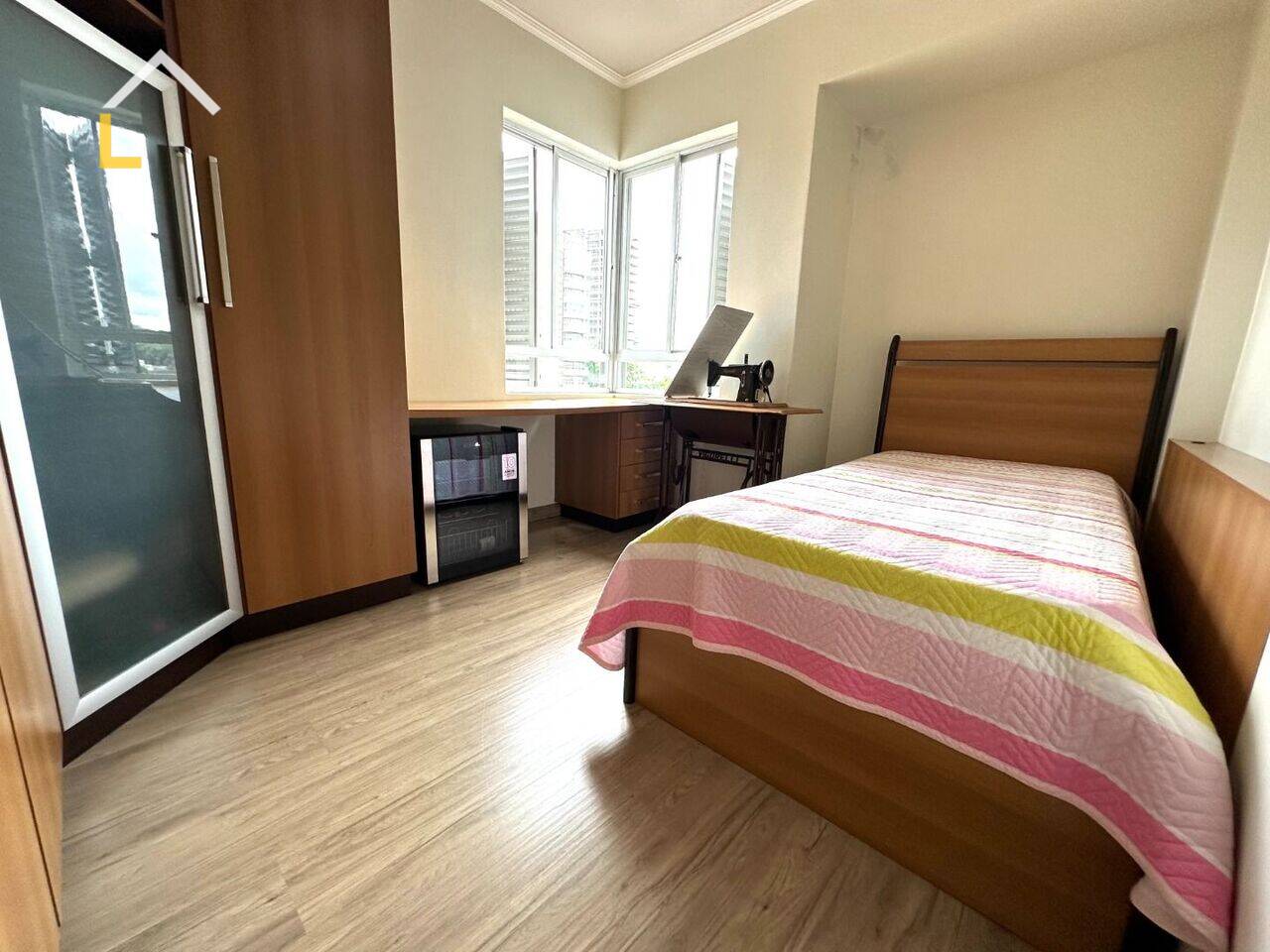 Imagem Apartamento com 3 Quartos à Venda, 129 m²em CENTRO - Joinville Imagem Apartamento com 3 Quartos à Venda, 129 m²em CENTRO - Joinville