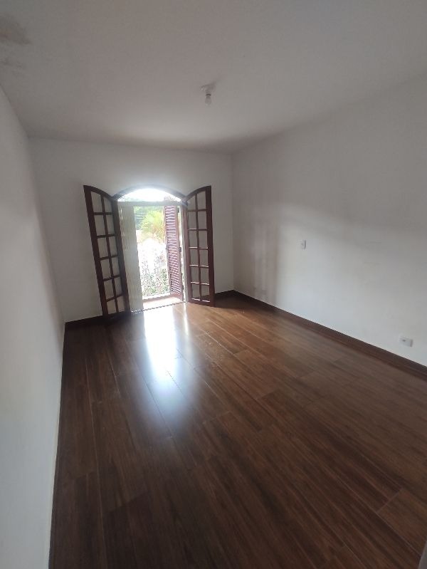 Imagem Casa com 3 Quartos para Alugar, 300 m²em Vila Clarice - São Paulo Imagem Casa com 3 Quartos para Alugar, 300 m²em Vila Clarice - São Paulo