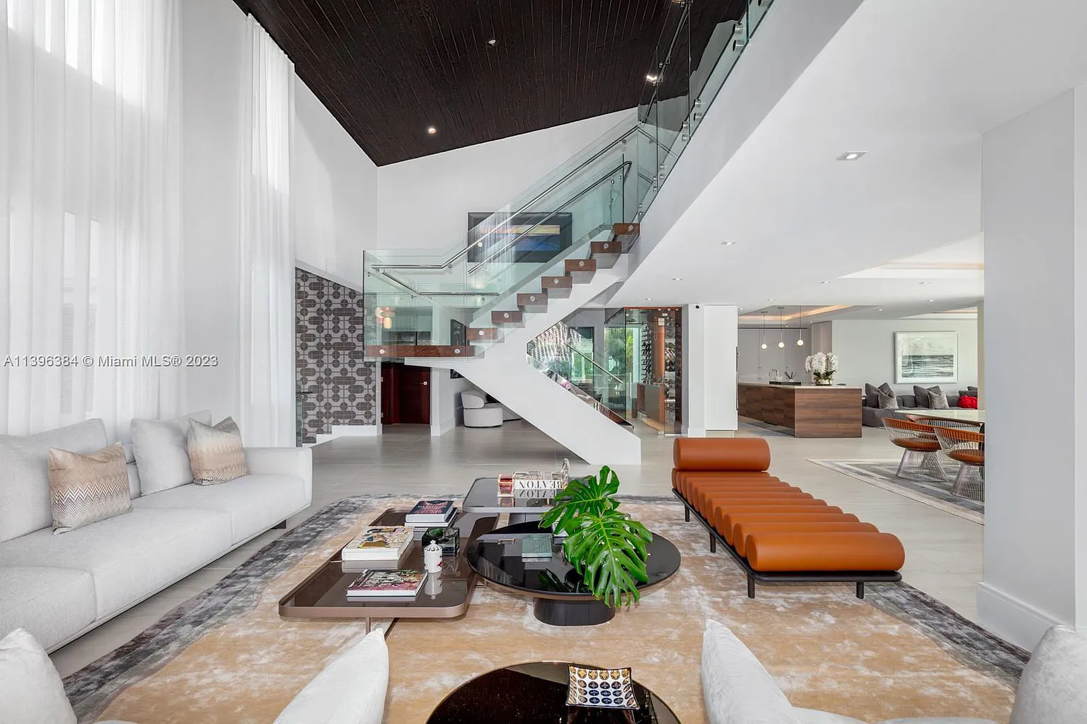 Imagem Casa de Condomínio com 6 Quartos à Venda, 492 m²em Alphaville Residencial Um - Barueri