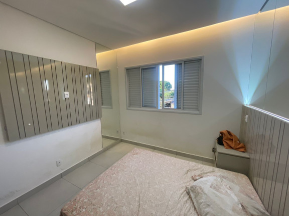 Imagem Sobrado com 3 Quartos à Venda,  em Setor Castelo Branco - Goiânia