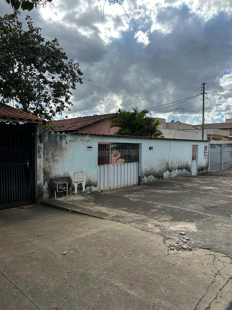 Imagem Casa com 3 Quartos à Venda, 211 m²em Jardim América - Goiânia Imagem Casa com 3 Quartos à Venda, 211 m²em Jardim América - Goiânia