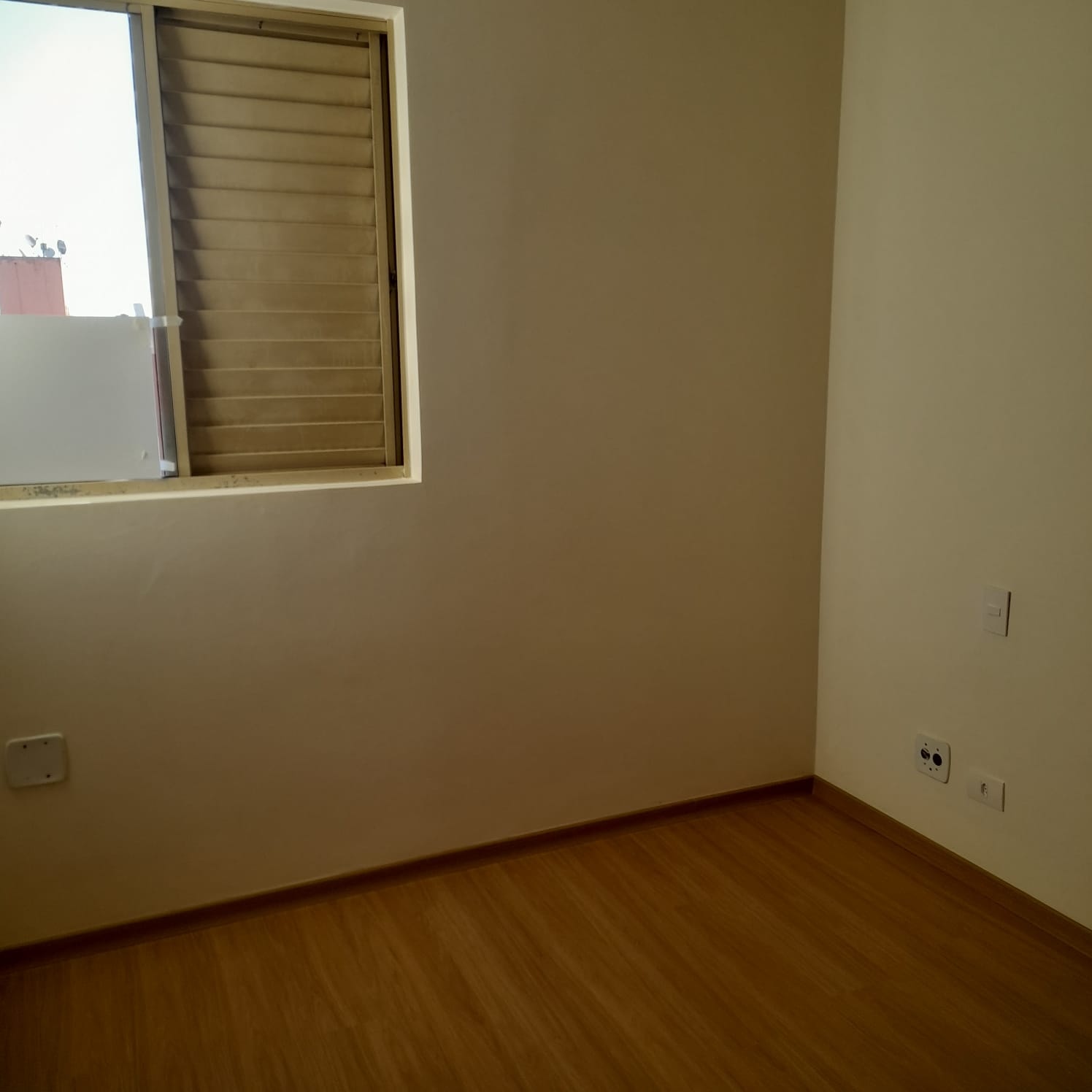 Imagem Apartamento com 3 Quartos à Venda, 70 m²em Cláudia - Londrina