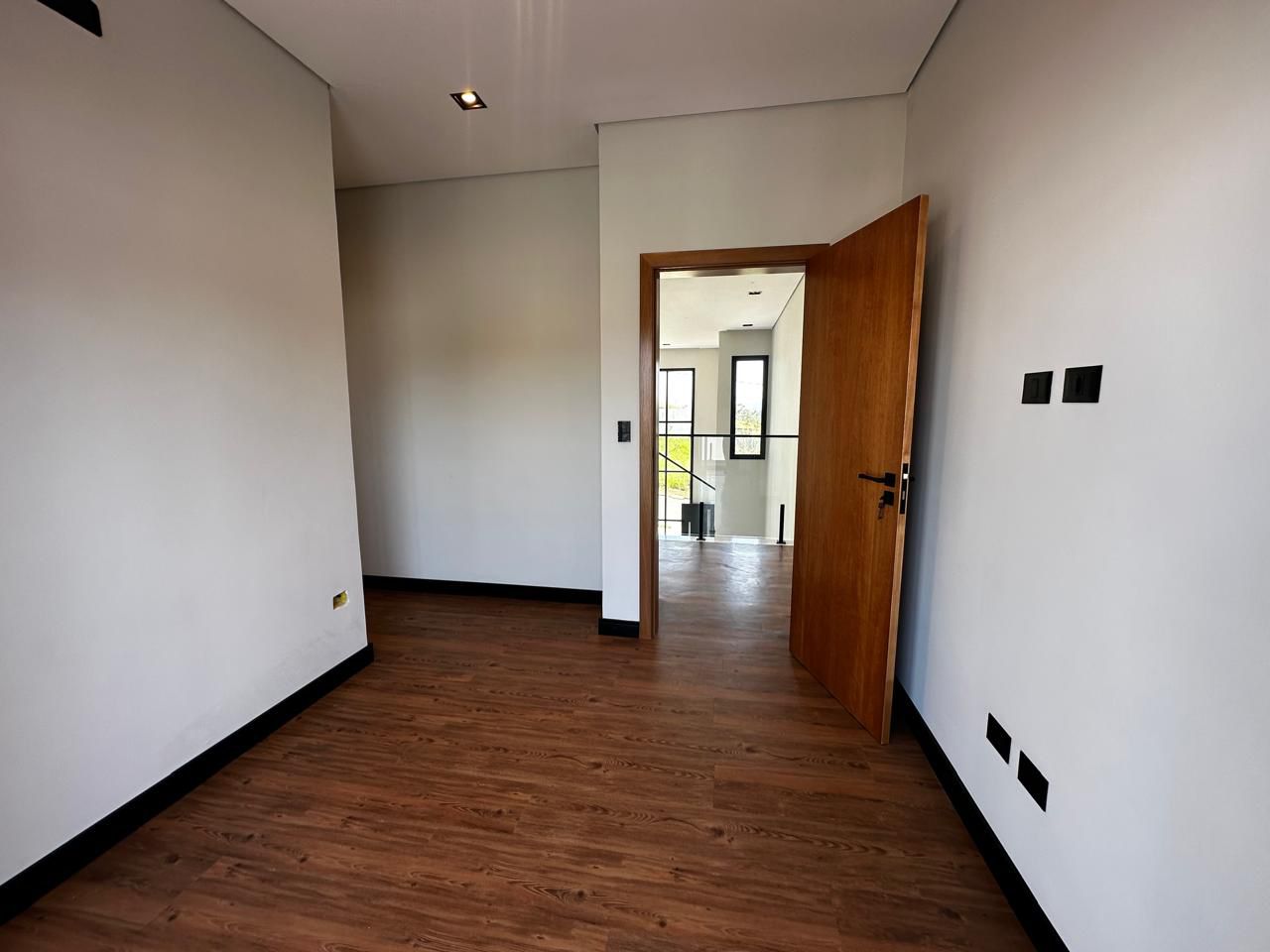 Imagem Casa de Condomínio com 4 Quartos à Venda, 234 m²em Cézar de Souza - Mogi das Cruzes Imagem Casa de Condomínio com 4 Quartos à Venda, 234 m²em Cézar de Souza - Mogi das Cruzes