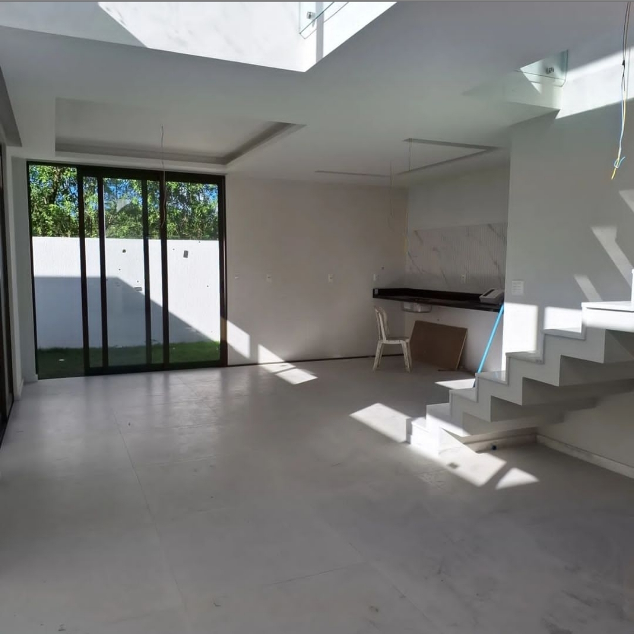Imagem Casa de Condomínio com 4 Quartos à Venda, 164 m²em Catu de Abrantes (Abrantes) - Camaçari