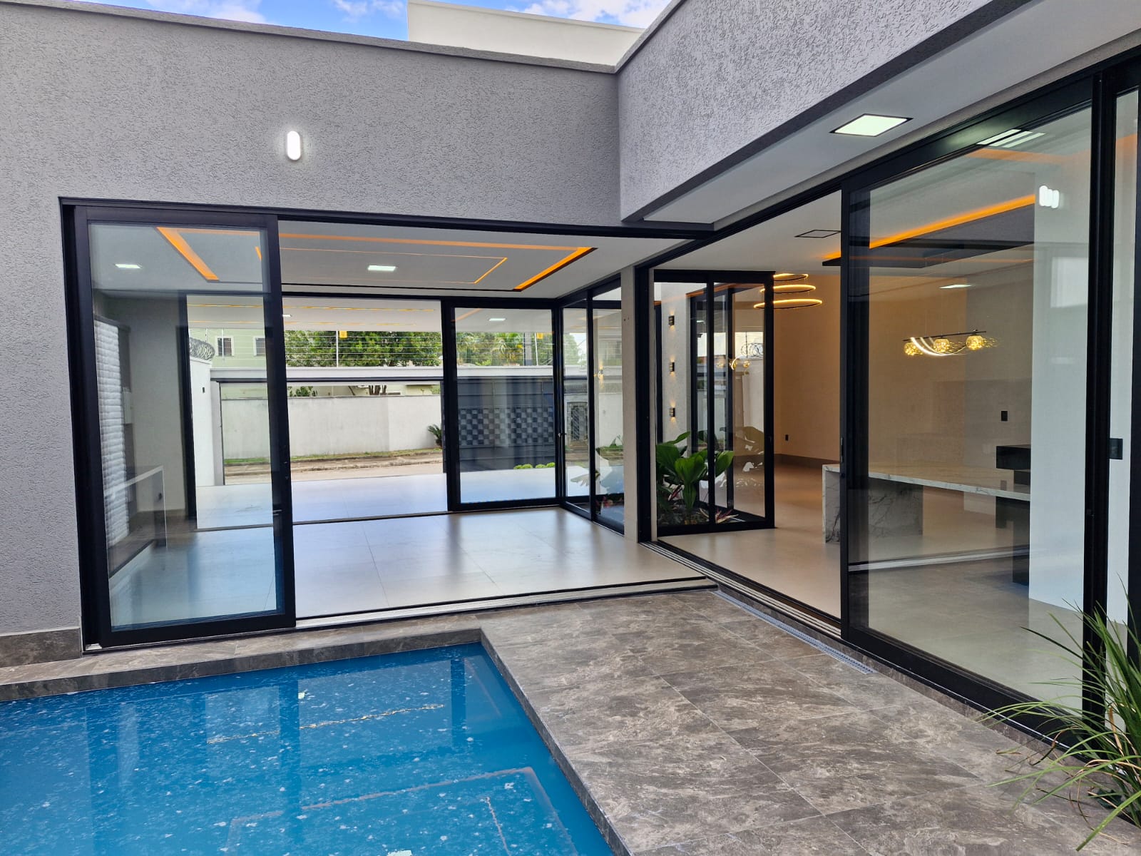 Imagem Casa com 4 Quartos à Venda, 236 m² em Moinho dos Ventos - Goiânia