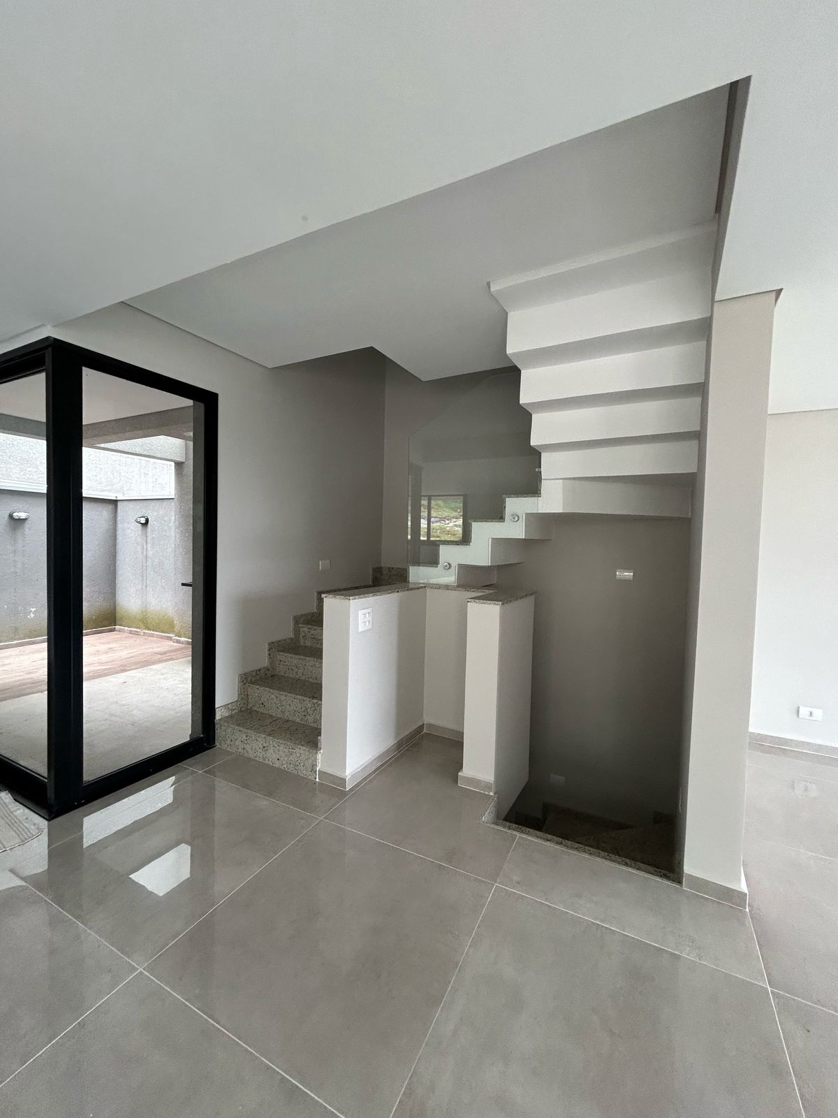 Imagem Casa de Condomínio com 3 Quartos à Venda, 214 m² em Santa Cândida - Curitiba
