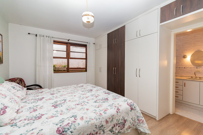 Imagem Casa com 3 Quartos à Venda, 182 m² em Bacacheri - Curitiba Imagem Casa com 3 Quartos à Venda, 182 m² em Bacacheri - Curitiba