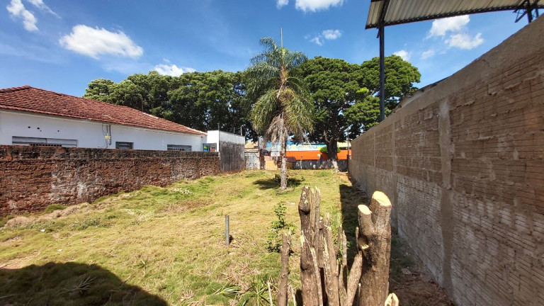 Imagem Terreno à Venda, em Vila Carvalho - Campo Grande Imagem Terreno à Venda, em Vila Carvalho - Campo Grande