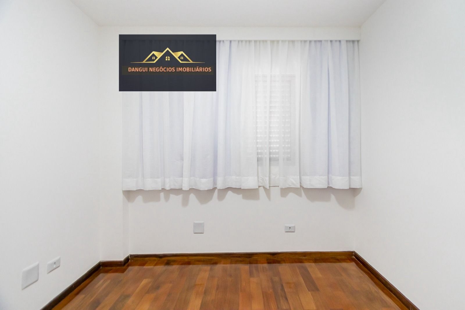 Imagem Apartamento com 3 Quartos à Venda, 91 m²em Bacacheri - Curitiba