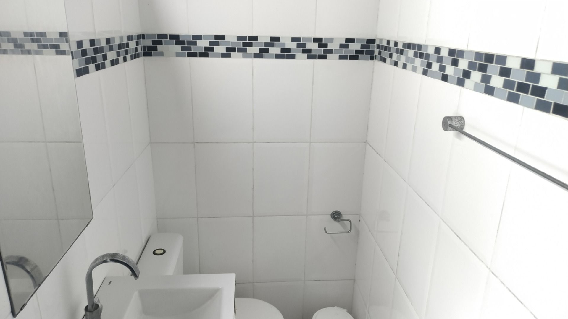Imagem Sobrado com 2 Quartos à Venda, 339 m²em Vila Ponte Nova - Cubatão