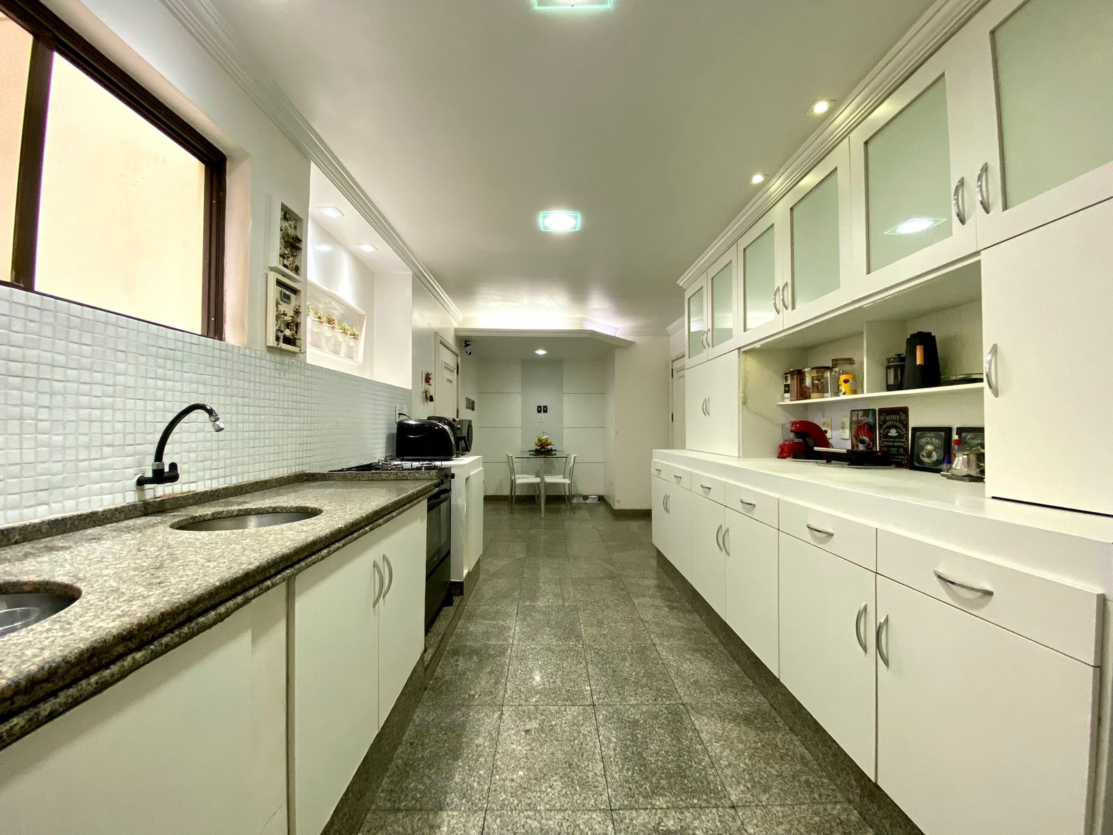 Imagem Apartamento com 3 Quartos à Venda, 270 m²em Nazaré - Belém Imagem Apartamento com 3 Quartos à Venda, 270 m²em Nazaré - Belém