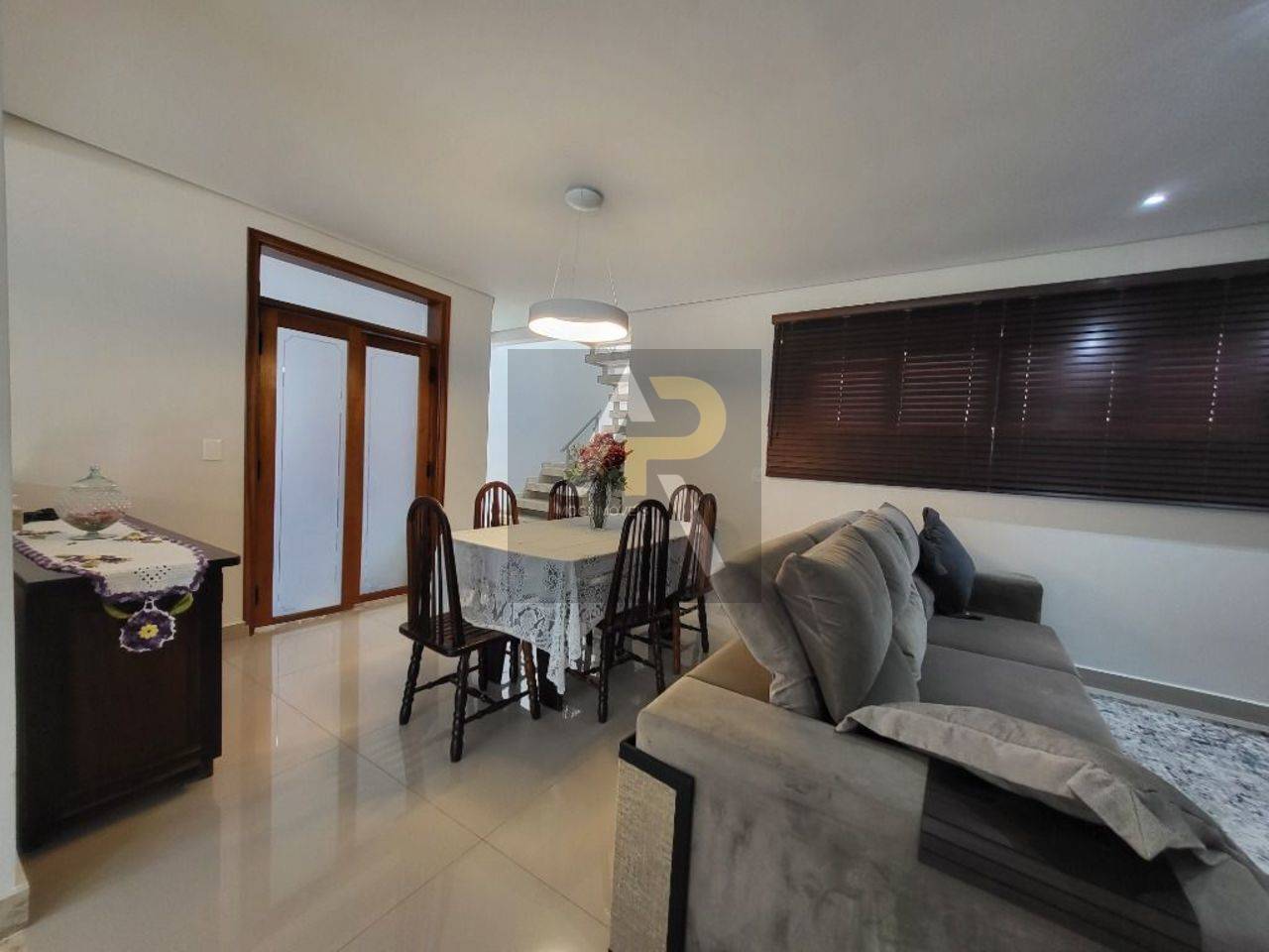 Imagem Casa de Condomínio com 4 Quartos à Venda, 275 m²em Jardim Rubi - Mogi das Cruzes
