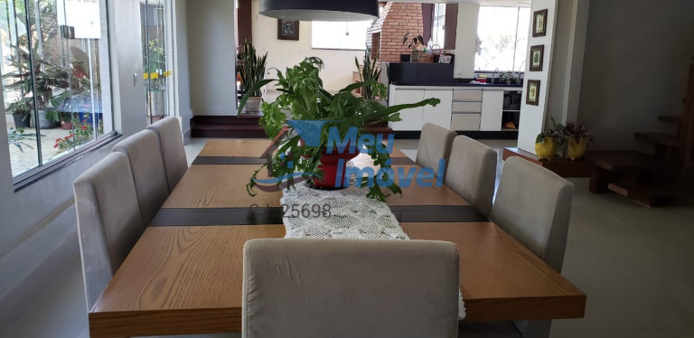 Imagem Casa com 4 Quartos à Venda, 350 m² em Setor Habitacional Jardim Botânico - Brasília
