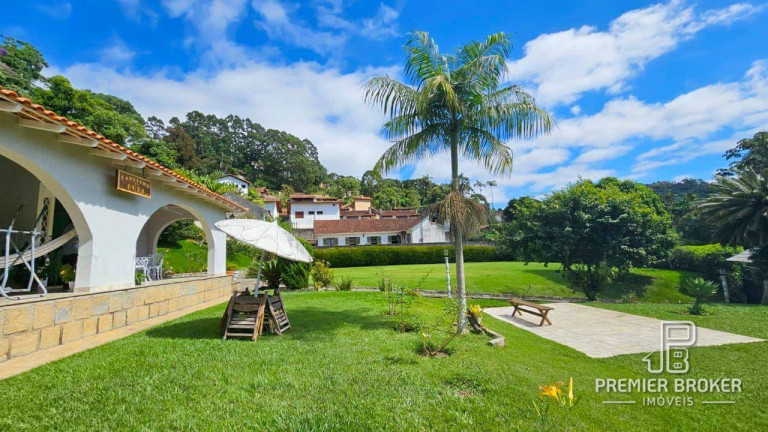 Casa com 3 Quartos à Venda, 240 m² em Bom Retiro - Teresópolis