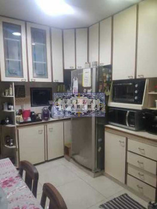 Imagem Casa de Vila com 4 Quartos à Venda, 180 m² em Tijuca - Rio De Janeiro