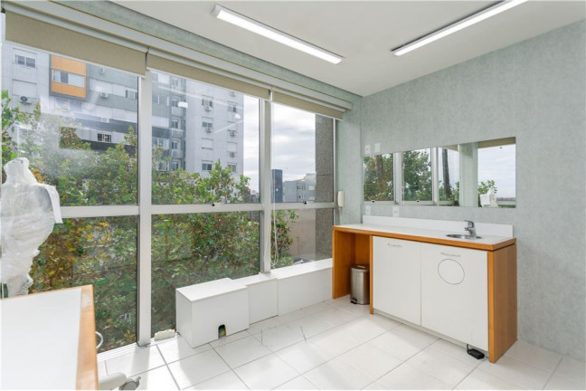 Imagem Sala Comercial à Venda, em Floresta - Porto Alegre Imagem Sala Comercial à Venda, em Floresta - Porto Alegre