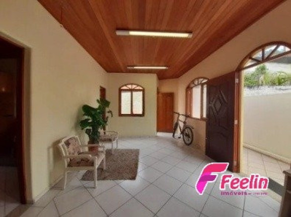 Imagem Casa com 4 Quartos à Venda, 115 m² em Centro - Florianópolis Imagem Casa com 4 Quartos à Venda, 115 m² em Centro - Florianópolis