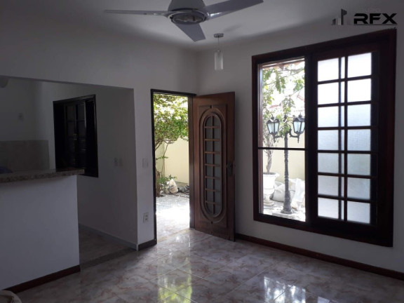 Imagem Casa com 4 Quartos à Venda, 200 m² em Itaipu - Niterói