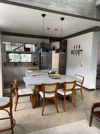 Imagem Sobrado com 3 Quartos à Venda, 210 m² em Centro - Penha Imagem Sobrado com 3 Quartos à Venda, 210 m² em Centro - Penha