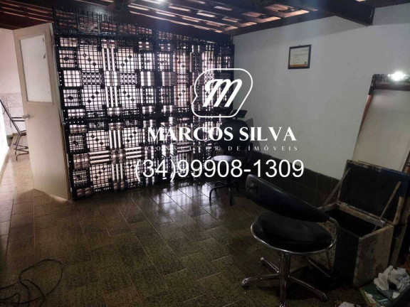 Imagem Casa com 1 Quarto à Venda,  em Santa Mônica - Uberlândia