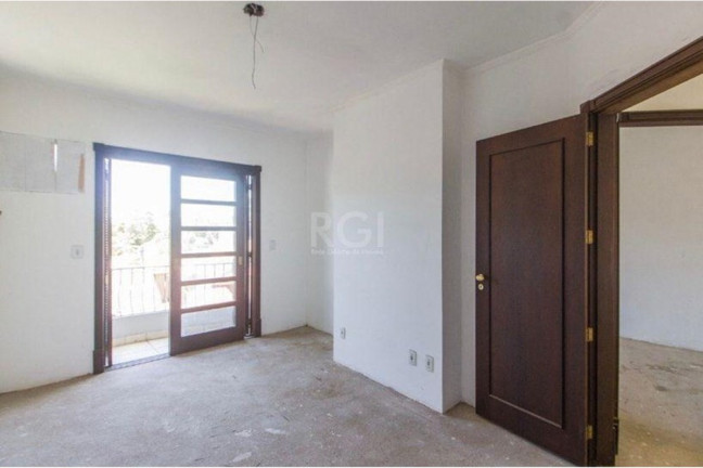 Imagem Casa com 4 Quartos à Venda, 297 m² em Jardim Itu - Porto Alegre Imagem Casa com 4 Quartos à Venda, 297 m² em Jardim Itu - Porto Alegre
